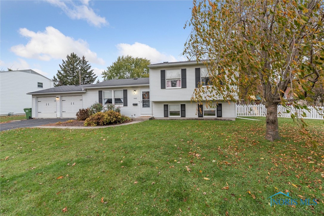 643 Stacey Lane, Maumee, Ohio 43537, 3 Bedrooms Bedrooms, ,2 BathroomsBathrooms,Residential,Closed,Stacey,6108840