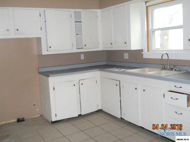 322 Main St, North Baltimore, 45872, 4 Bedrooms Bedrooms, ,1 BathroomBathrooms,Residential,Closed,Main St,H132238