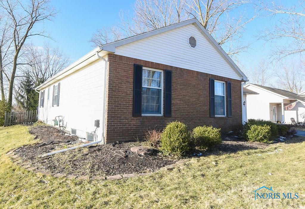 821 HILL TRL, Findlay, 45840, 3 Bedrooms Bedrooms, ,2 BathroomsBathrooms,Residential,Closed,HILL TRL,H136641