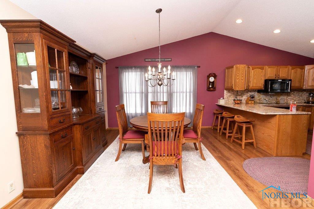 836 SUNSET DR, Findlay, 45480, 4 Bedrooms Bedrooms, ,2 BathroomsBathrooms,Residential,Closed,SUNSET DR,H138661