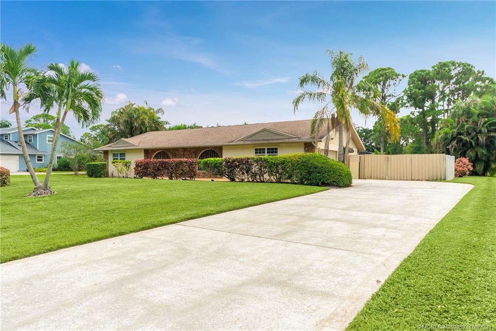 2142 SE Opal Way, Stuart, FL 34997