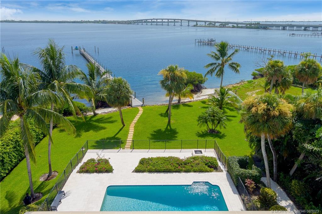 32 N Sewalls Point Road, Sewalls Point, FL 34996