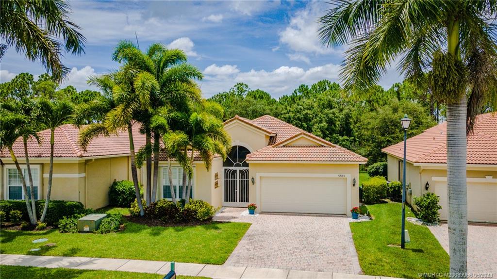 6663 SE Twin Oaks Circle, Stuart, FL 34997