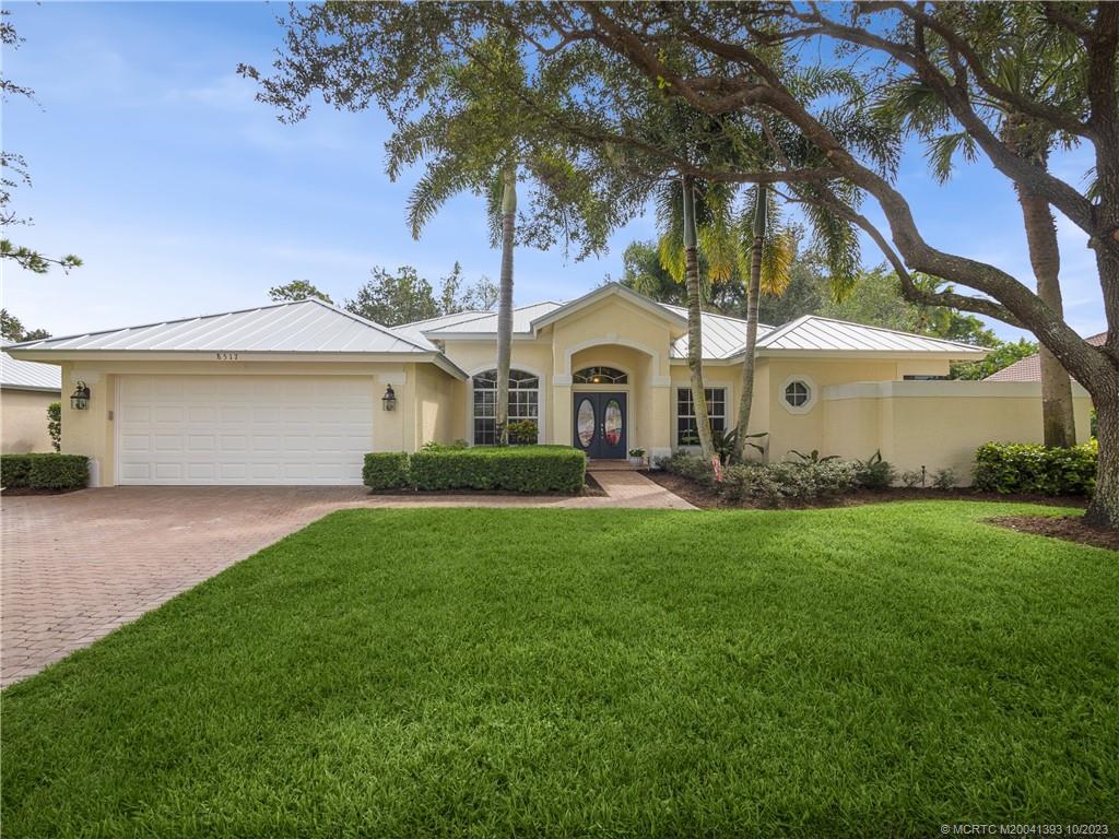 Detached for sale in Stuart FL at 8517 SW Sea Captain Drive in Locks