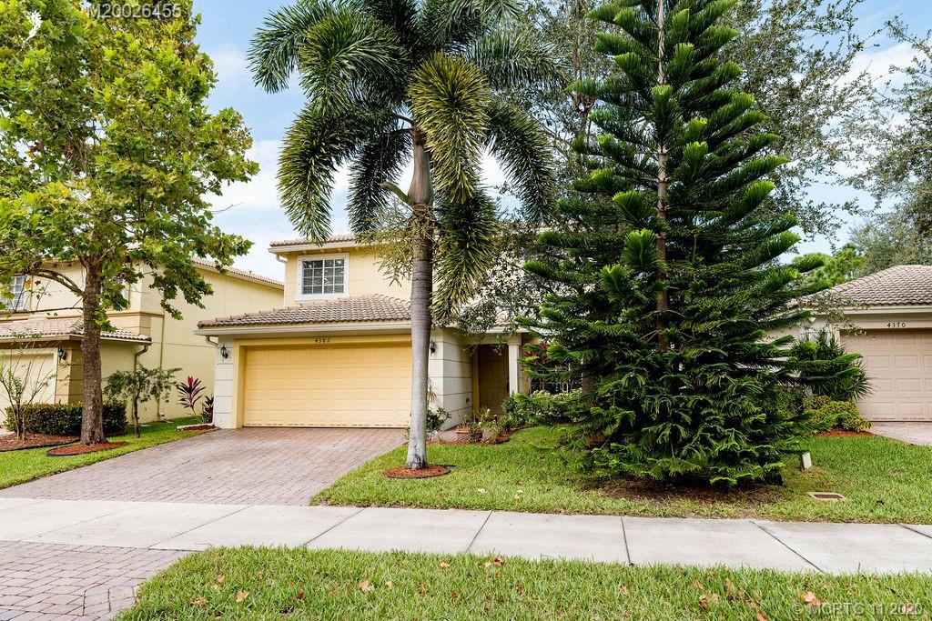 Detached for sale in Stuart FL at 4382 SE Graham Drive in Martins