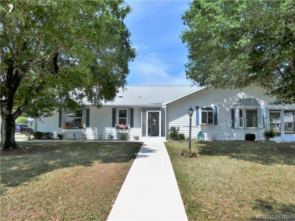 Detached for sale in Stuart FL at 7071 SE Lillian Court in Duckwood PUD