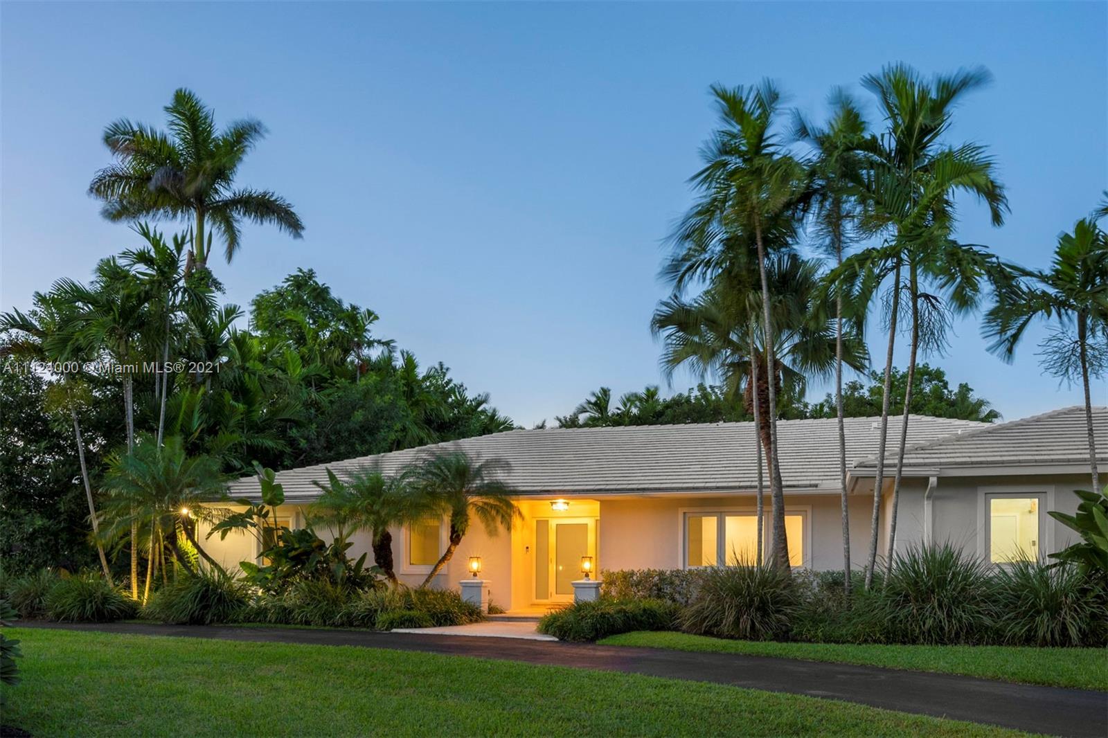 Photo 1 of 6105 135th Ter in Pinecrest - MLS A11124000