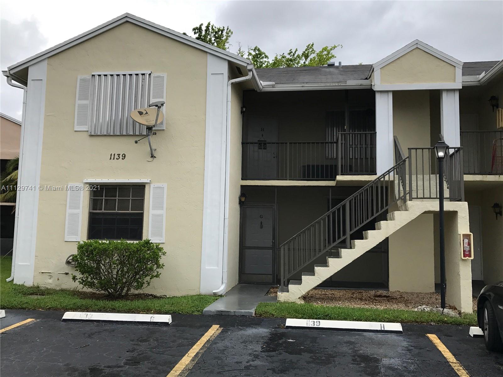 LAKEFRONT 3 BR/ 2 BA CONDO ON FIRST FLOOR.  LAMINATE & TILE FLOORING THROUGHOUT, STAINLESS STEELE APPLIANCES, FRESHLY PAINTED AND OFFERS SCREENED TERRACE TO ENJOY THE RELAXING VIEW.