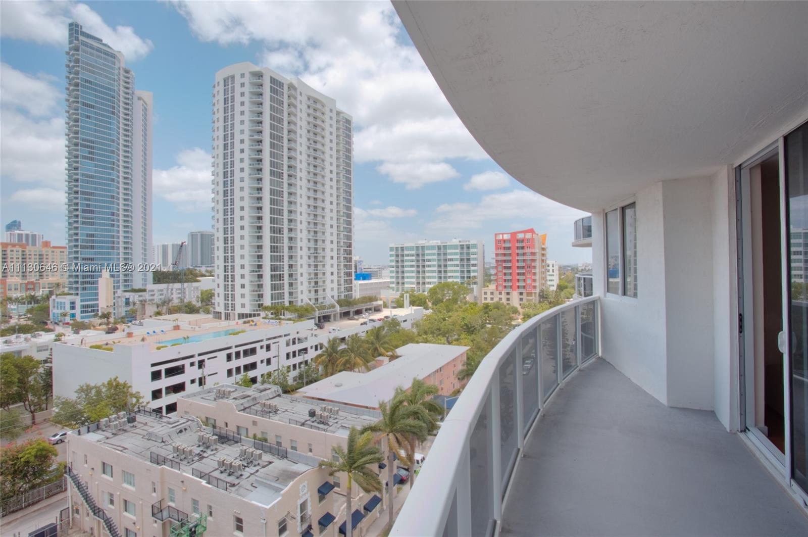 Spectacular 2 bedroom & 2 bathrooms. Amazing Miami Beach skylines and bay views. Modern kitchen, stainless steel appliances, cherry laminate wood floors, granite countertops, and Berber carpet in bedrooms. The building offers a gym, pool, and a social room.