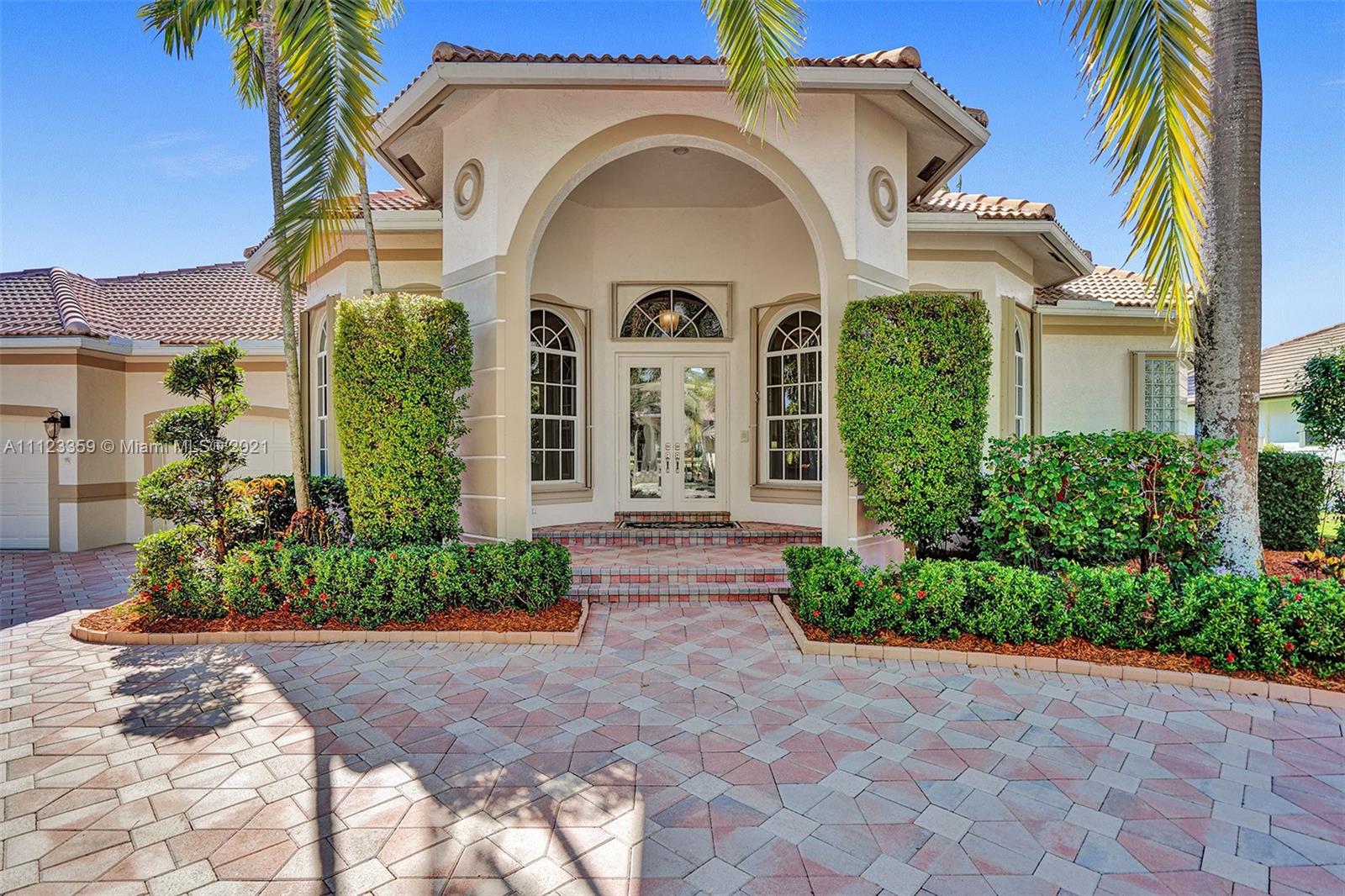 Photo 2 of 2501 Poinciana Dr in Weston - MLS A11123359