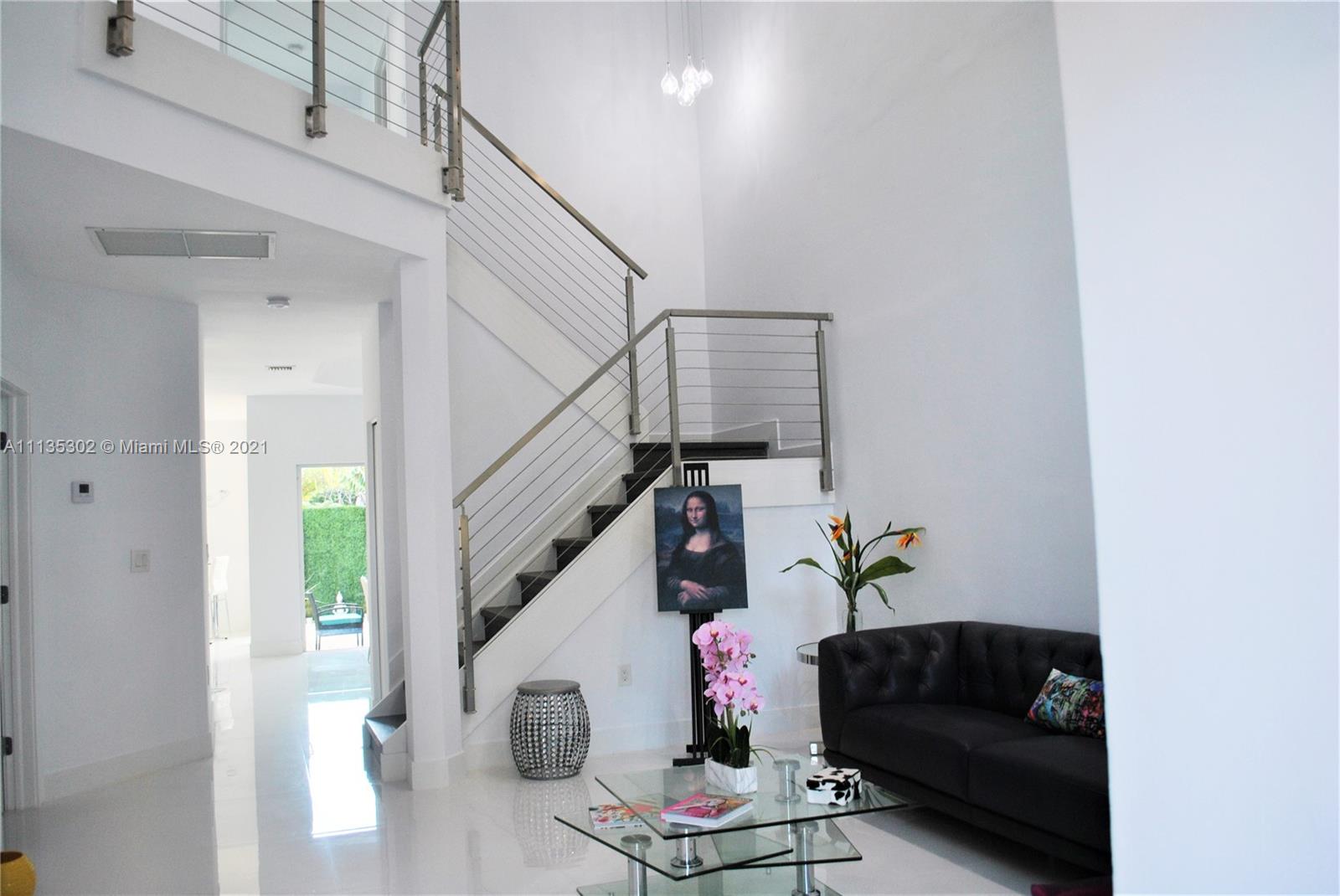 Photo 2 of 10928 70th St in Doral - MLS A11135302