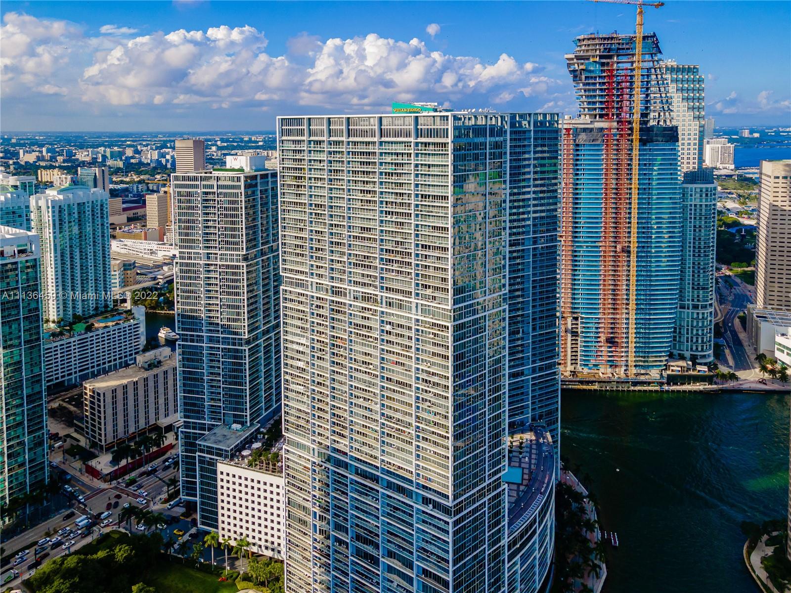 *Investors only*Live at the iconic Icon Brickell in this spacious 2 bedroom, 2 bath plus Den apartment located on the 20th floor with the best views Brickell has to offer including the Ocean, Miami-Beach, Fisher Island, Key Biscayne, and more. The unit offers a spacious 1,290sf split-floorplan, with access to the balcony from every room. Live in the heart of Brickell with close proximity to endless choices of top restaurants, bars, and Brickell City Center.