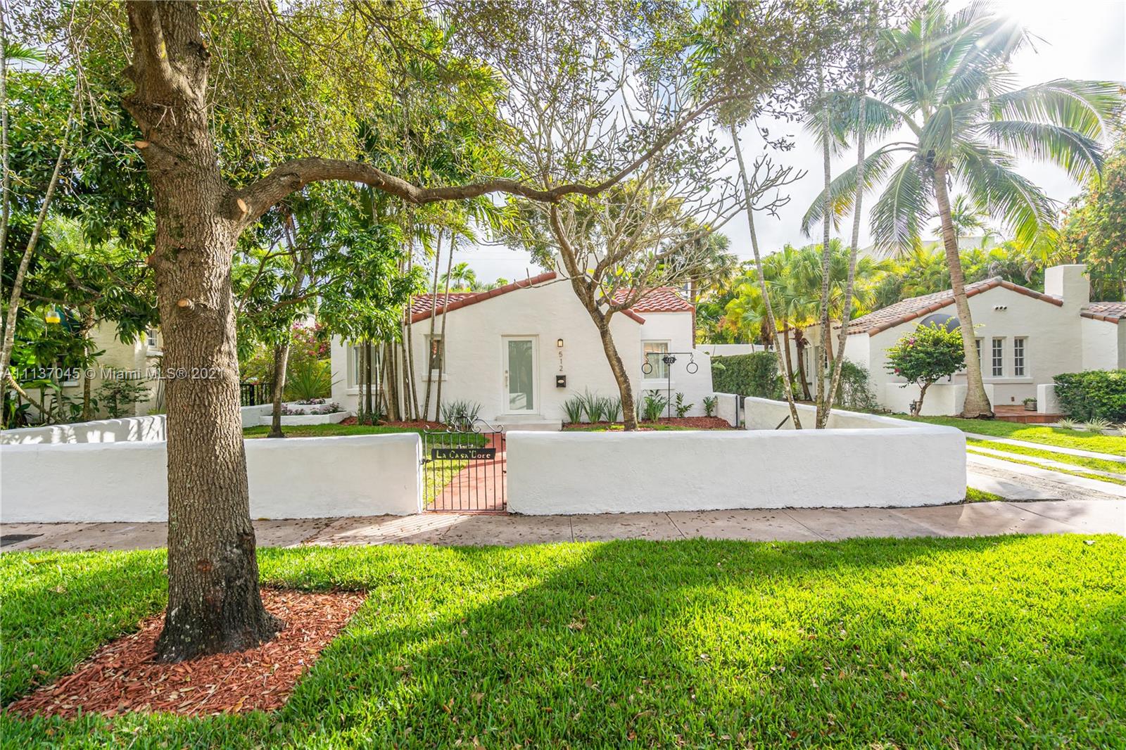 Photo 1 of 512 Aragon Ave in Coral Gables - MLS A11137045