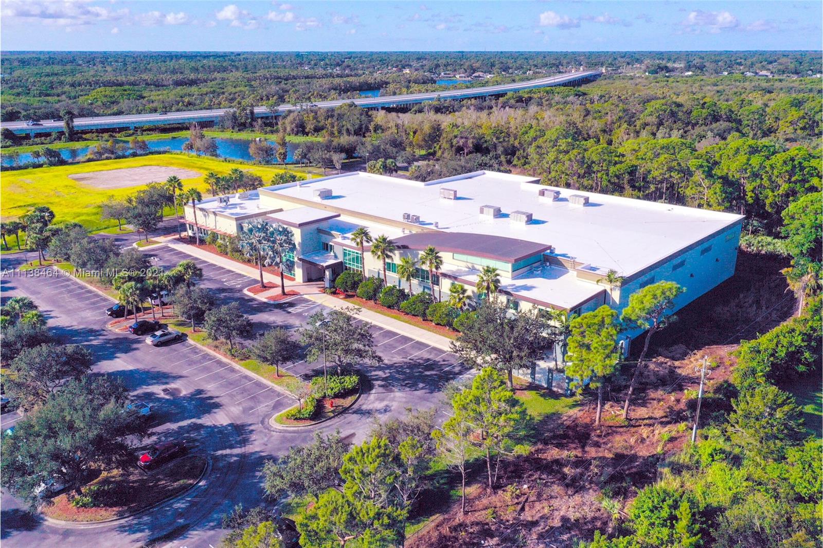 For lease wonderful freestanding office/warehouse 59,553 SF. Zoning CS, 4 loading docks, reception area, & elevator access. Conference rooms on site and private restrooms. 35,000 SF of air conditioned, construction reinforced concrete. Power supply Amps: 1,200. 24-30' clear ceiling height. $3.50 CAM per SF.