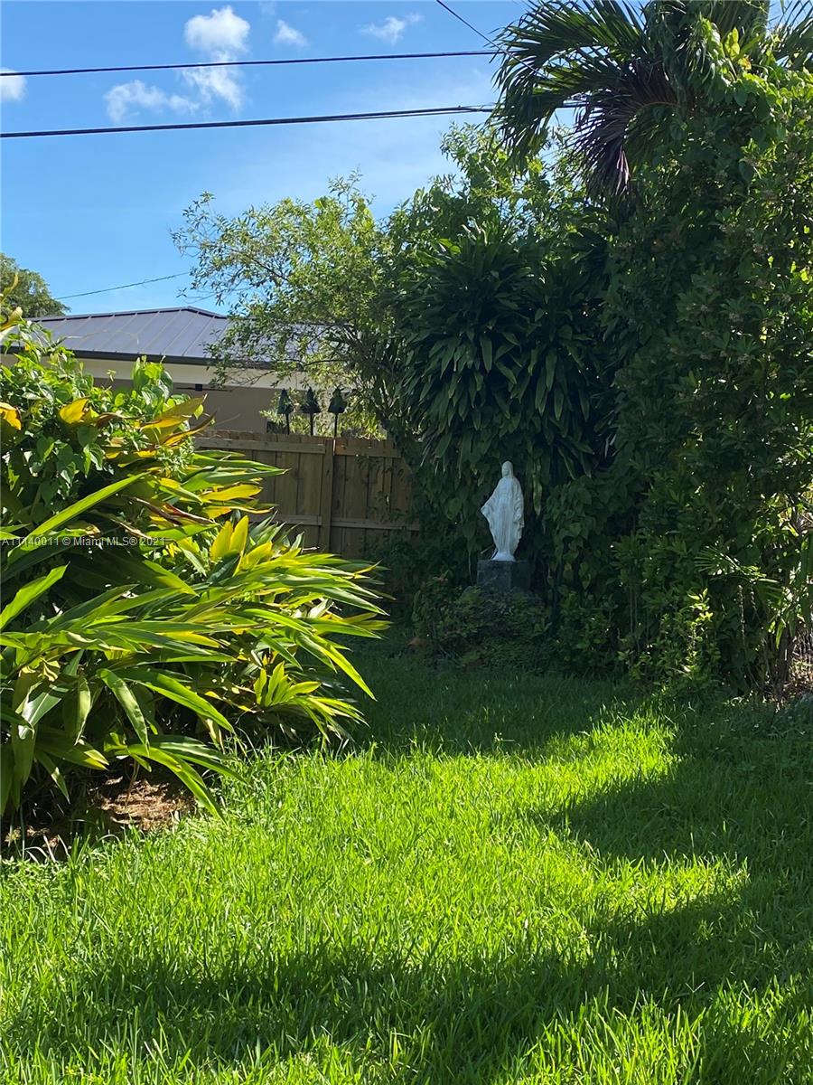 Photo 10 of 5748 31st St in Miami - MLS A11140011
