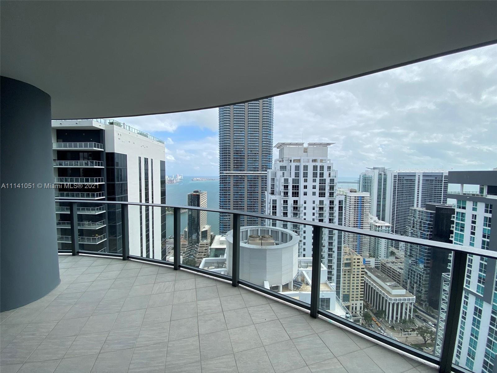 Best line of the building with gorgeous water views! Electronic shades on the bedrooms, incredible amenities and excellent location, walking distance to Brickell City Center and all the best restaurants Brickell has to offer. One assign parking, valet only.