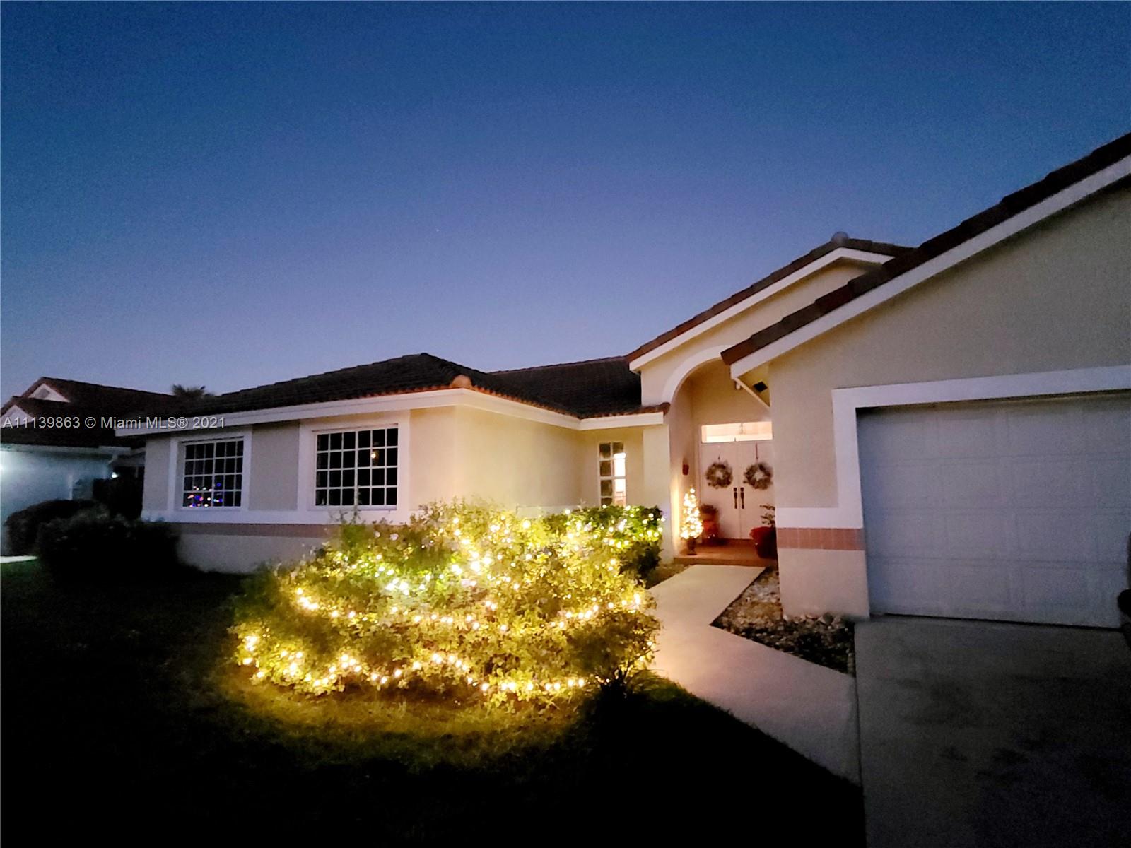 Photo 1 of 4251 154th Pl in Miami - MLS A11139863