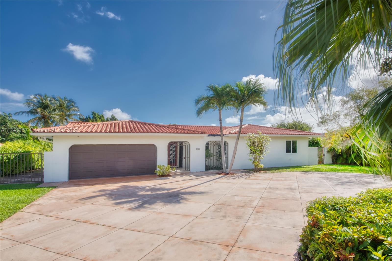 Photo 2 of 3725 110th Ave in Miami - MLS A11143157