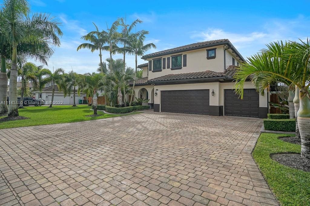 Photo 2 of 21046 133rd Ct in Miami - MLS A11143480