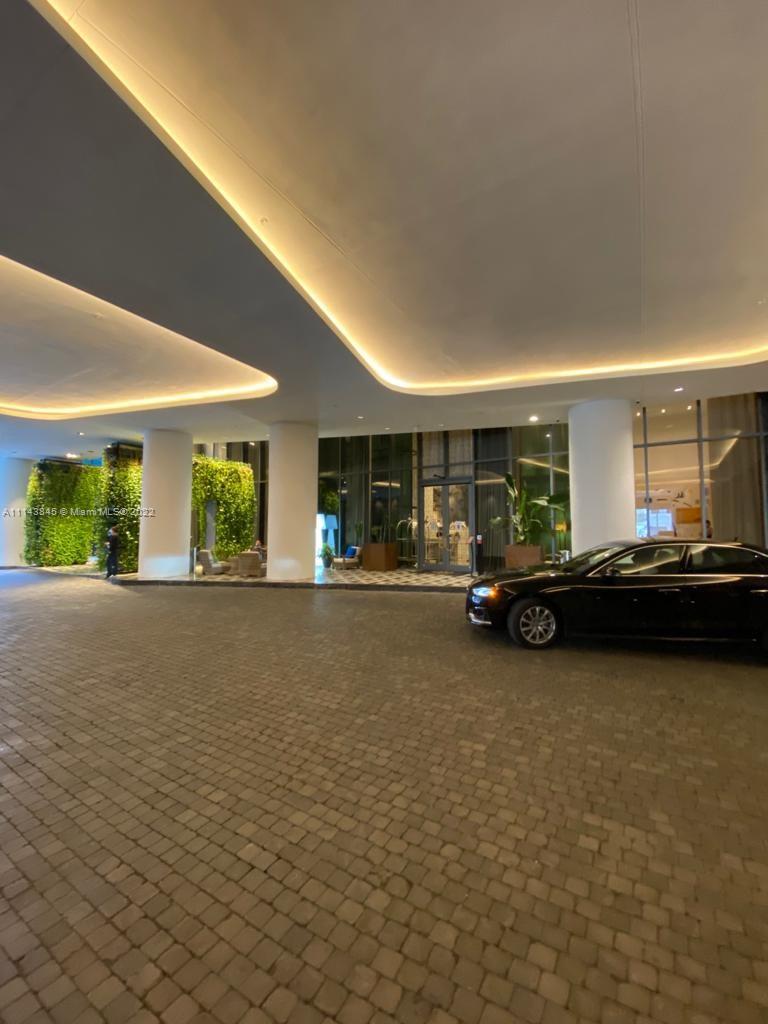 Beautiful three bedroom, three baths, unit with private elevator located in the heart Brickell, near Brickell citi center, unparalleled amenities, 24/7 concierge service, 24 hrs valet parking