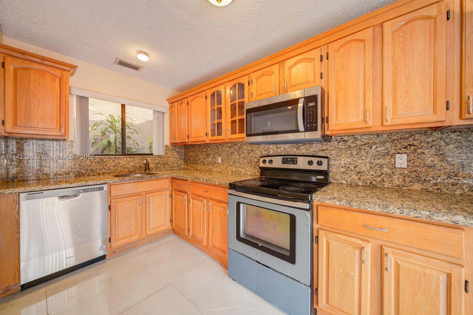 Photo 2 of 8811 150th Place Cir in Miami - MLS A11143289
