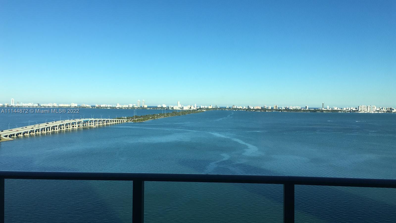 Beautiful and luxury building in the new amazing area of Edgewater. 1 Bed + 1 Den / 1.5 Bath with an open view of the water and Miami Beach. Top-of-the-line appliances. 5 stars amenities such as Tennis courts, 3 pools, spa, Fitness center, movie theater, recreational room, library, Business center.