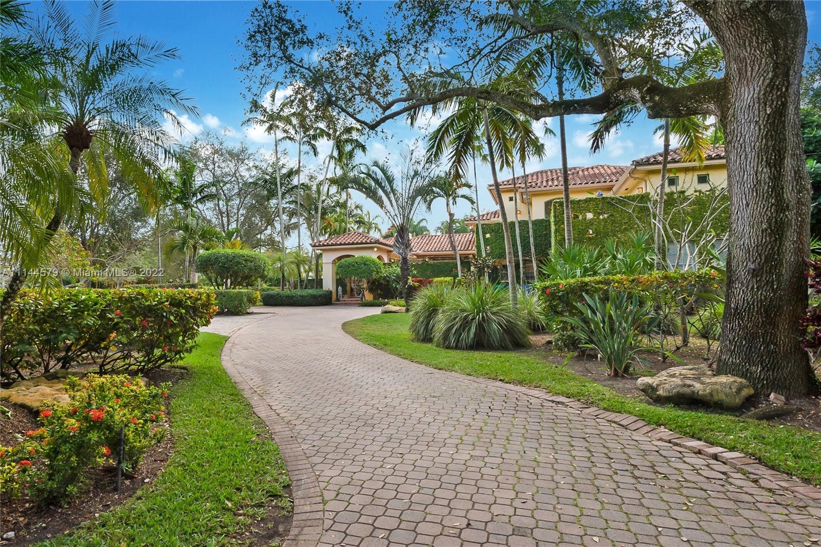 Photo 2 of 8950 109th Ter in Miami - MLS A11144579