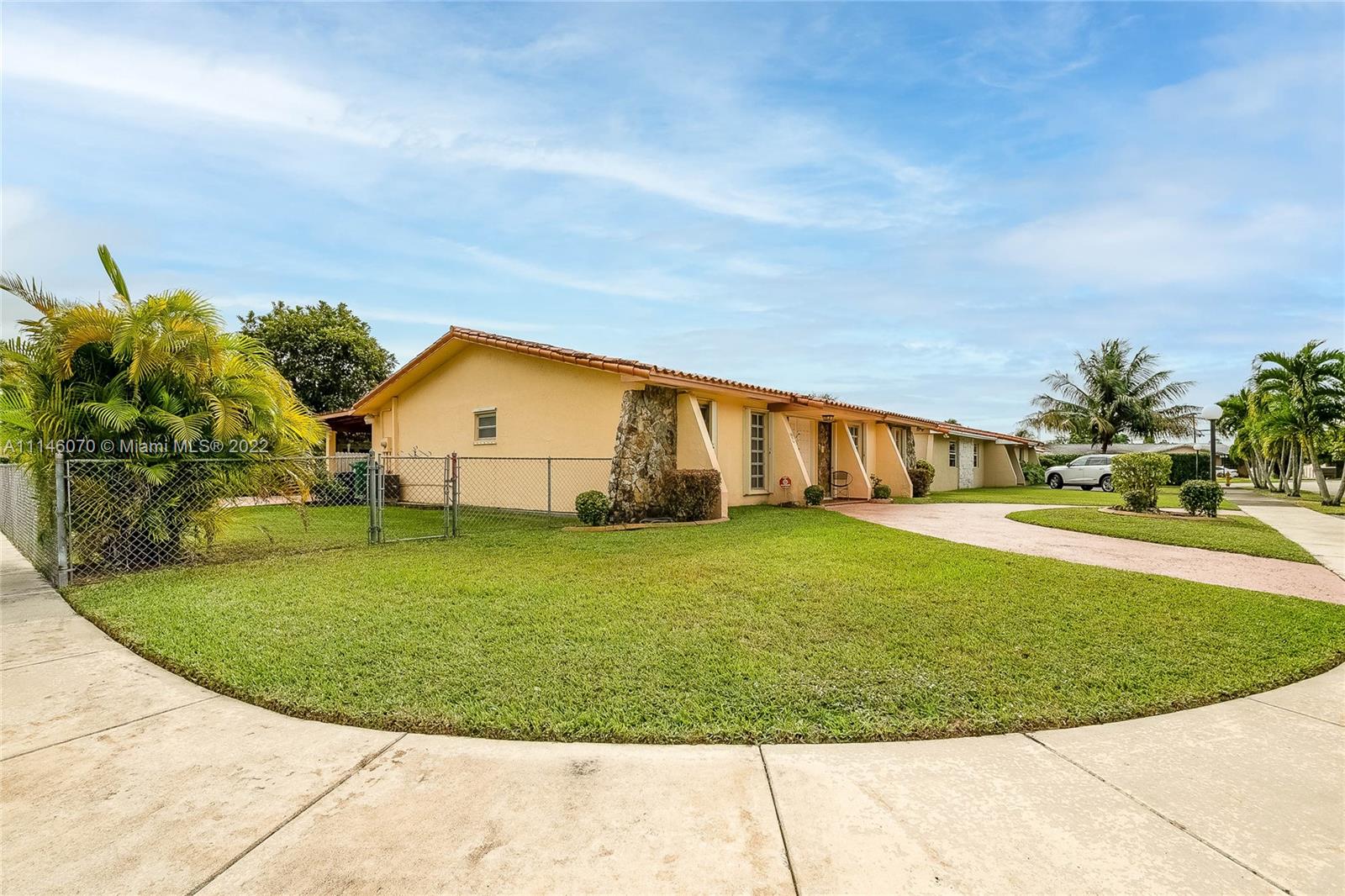 Photo 1 of 2505 105th Ct in Miami - MLS A11146070