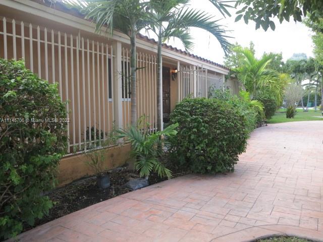 Photo 2 of 2540 78th Ave in Miami - MLS A11145706