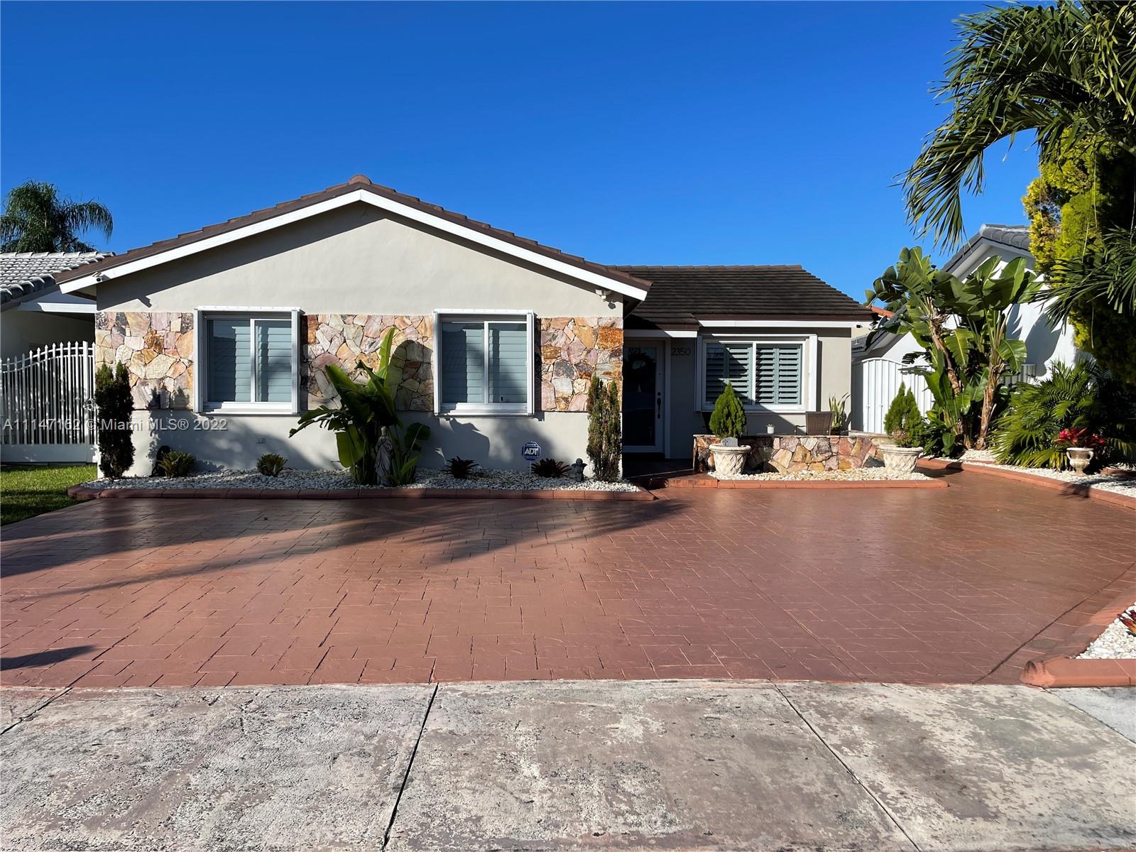 Photo 2 of 2350 138th Ave in Miami - MLS A11147162