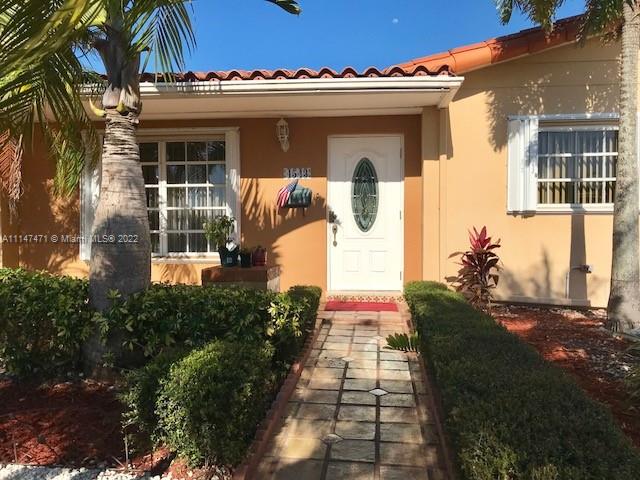 Photo 2 of 4543 127th Pl in Miami - MLS A11147471