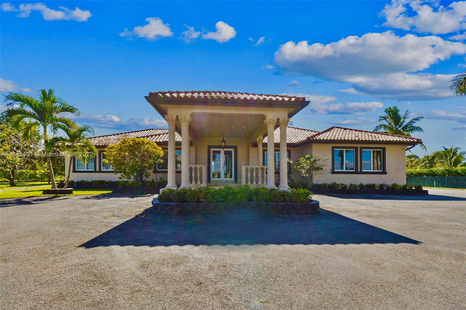 Photo 2 of 16800 190th St in Miami - MLS A11145401