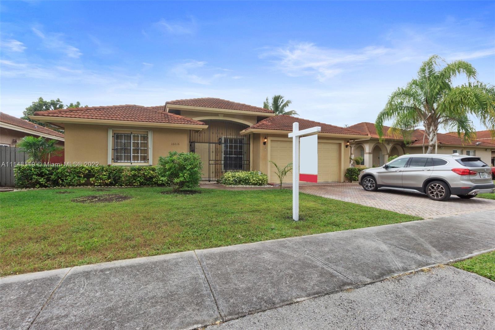 Photo 1 of 16016 102nd Ln in Miami - MLS A11148119
