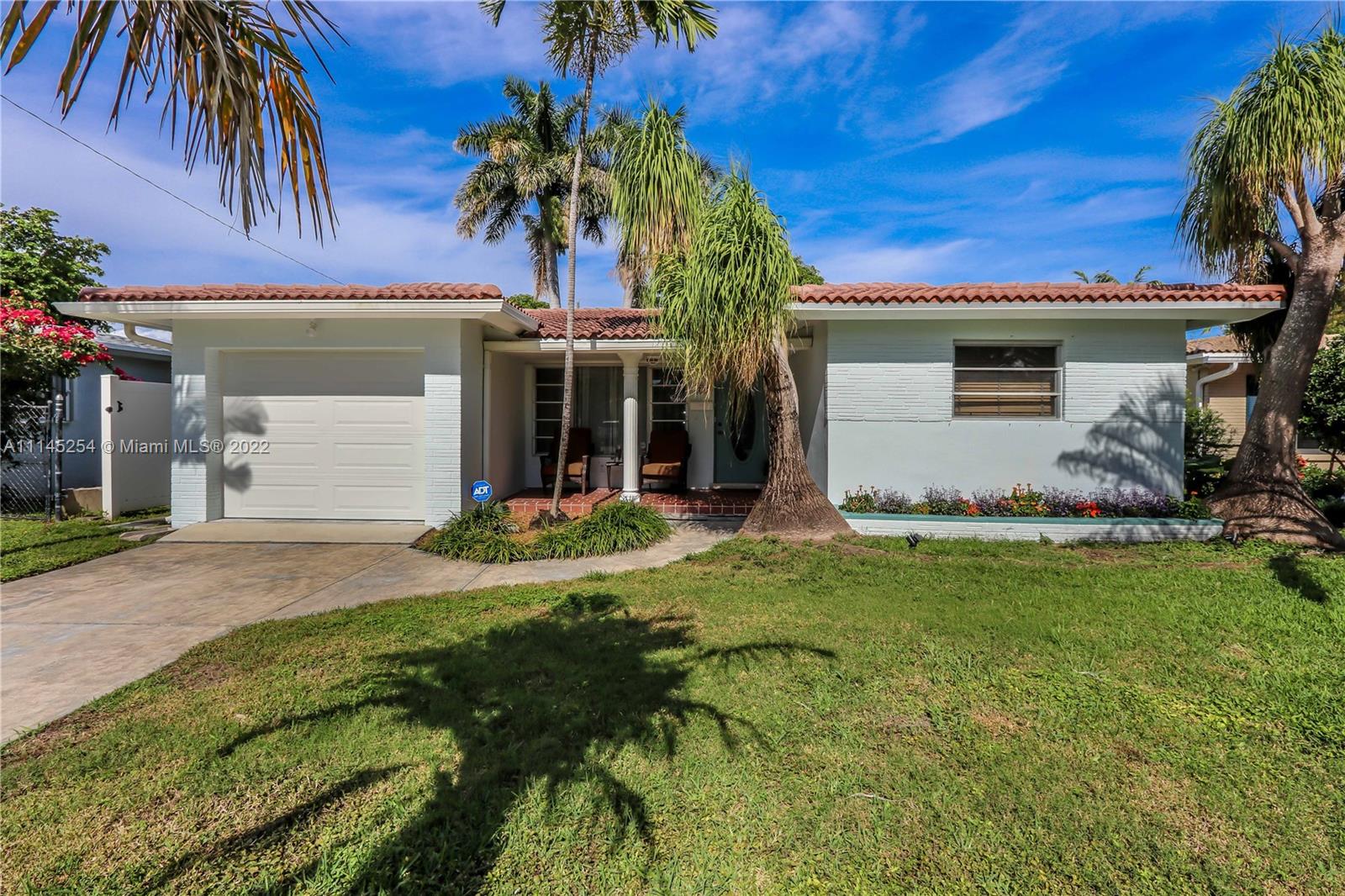 Photo 1 of 1235 Buchanan St in Hollywood - MLS A11145254