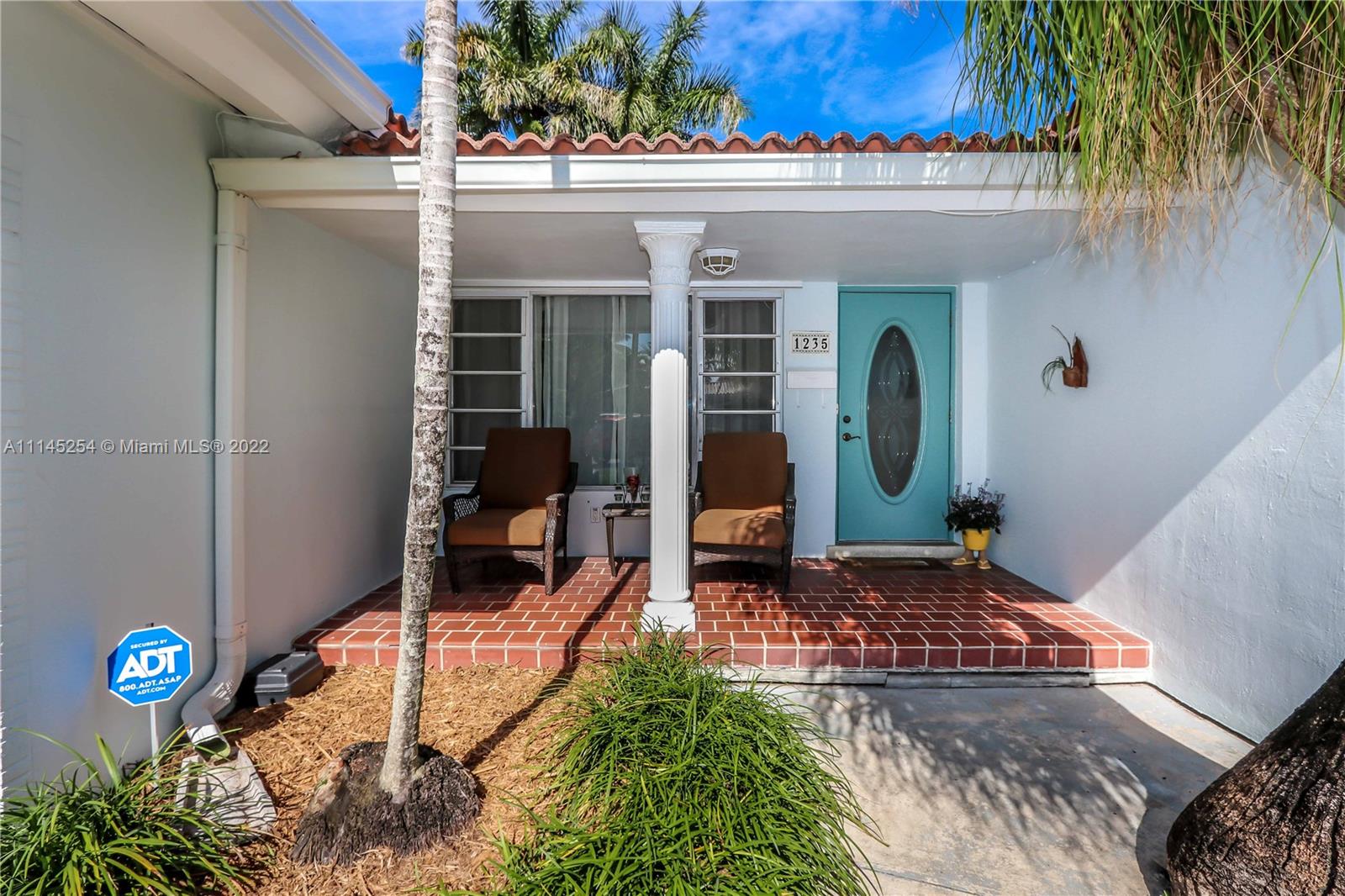 Photo 2 of 1235 Buchanan St in Hollywood - MLS A11145254