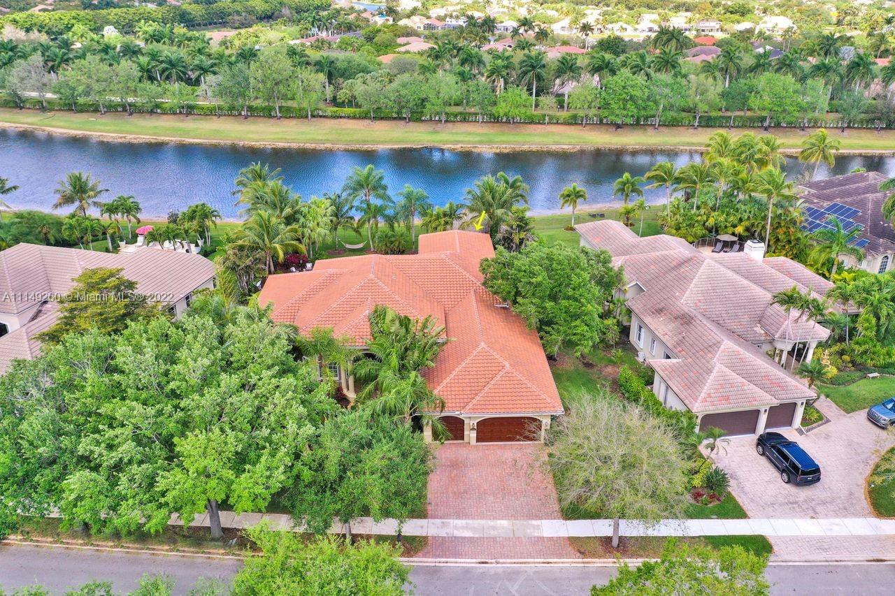 Photo 2 of 108 Dockside Cir in Weston - MLS A11149260