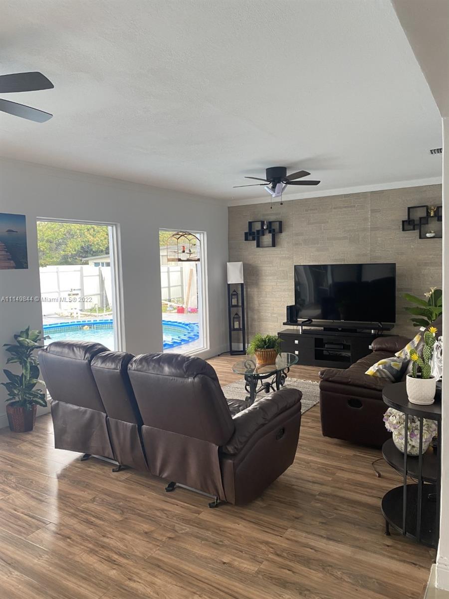 Photo 9 of 801 168th Dr in Miami Gardens - MLS A11149844