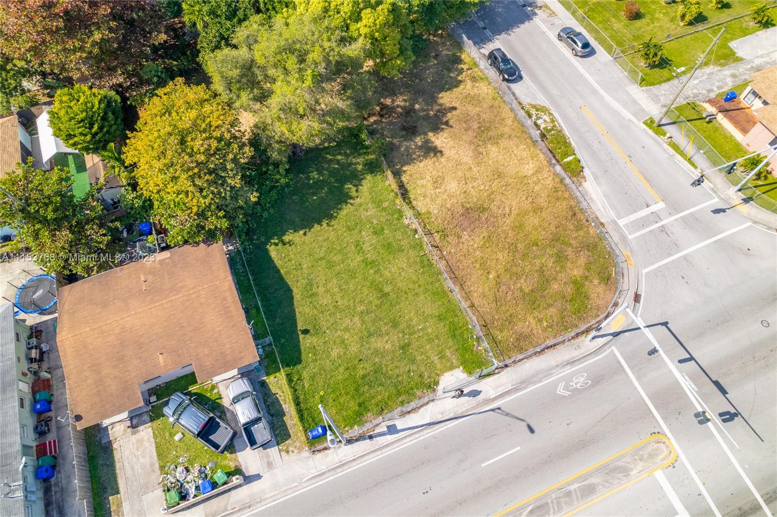 Corner site for the development of 5 units.