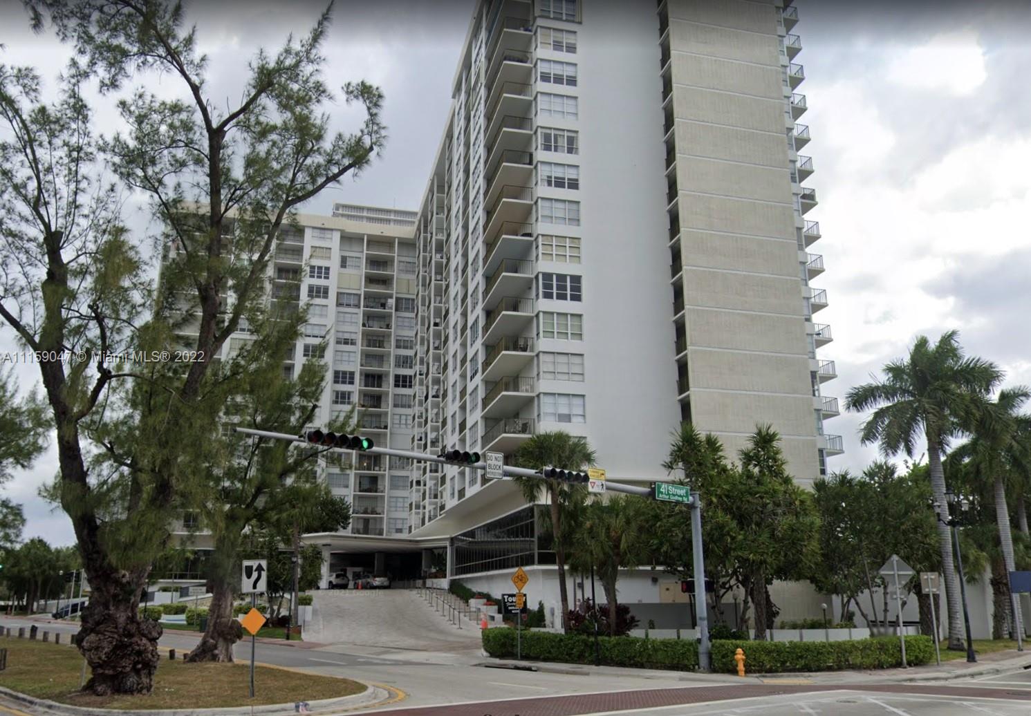 Photo 2 of Tower Forty One Condo Apt 1501 in Miami Beach - MLS A11159047