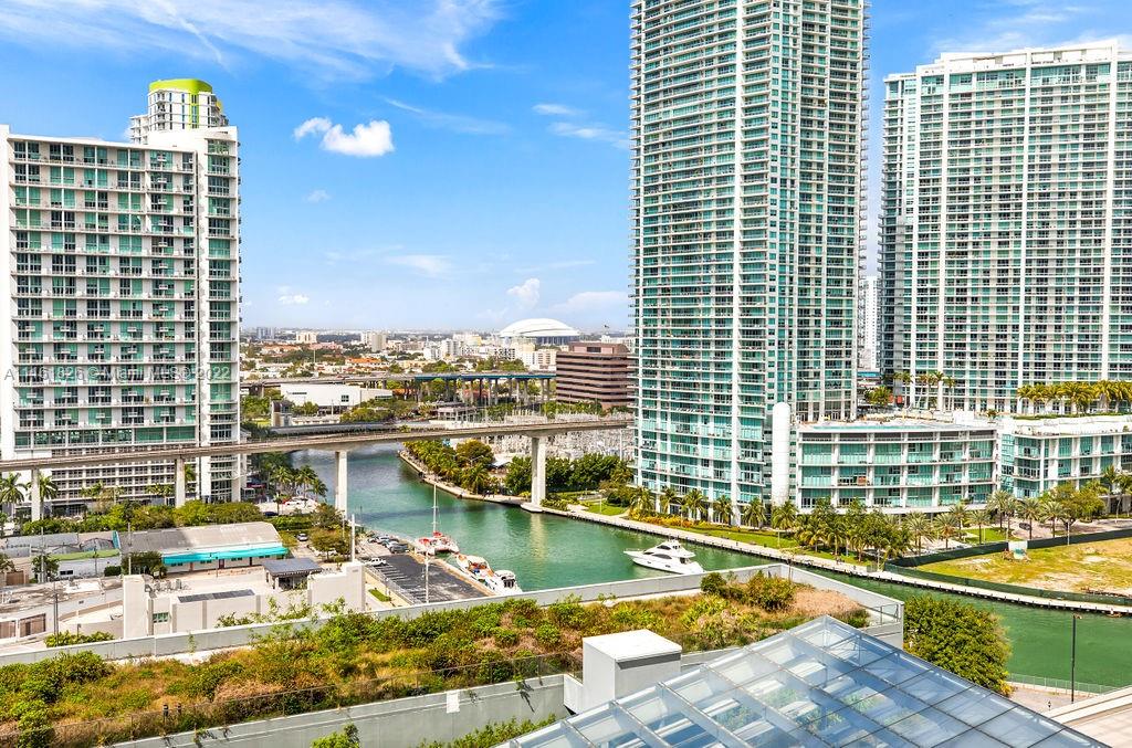 Amazing City and River views from this full-service 1 bedroom, 1.5 bath unit at Reach at Brickell City Center. Italian kitchen including cooks island and Bosch stainless steel appliances including a wine cooler and seamless wood cabinetry, motorized curtains, walk-in closet. Washer and dryer in unit. Enjoy all the amenities of Reach – fitness center, infinity swimming pool, concierge, kids playground, covered parking with valet, etc. right in the heart of downtown Miami. Brickell City Center is Swire’s latest development with many restaurants, stores, movie theaters.
