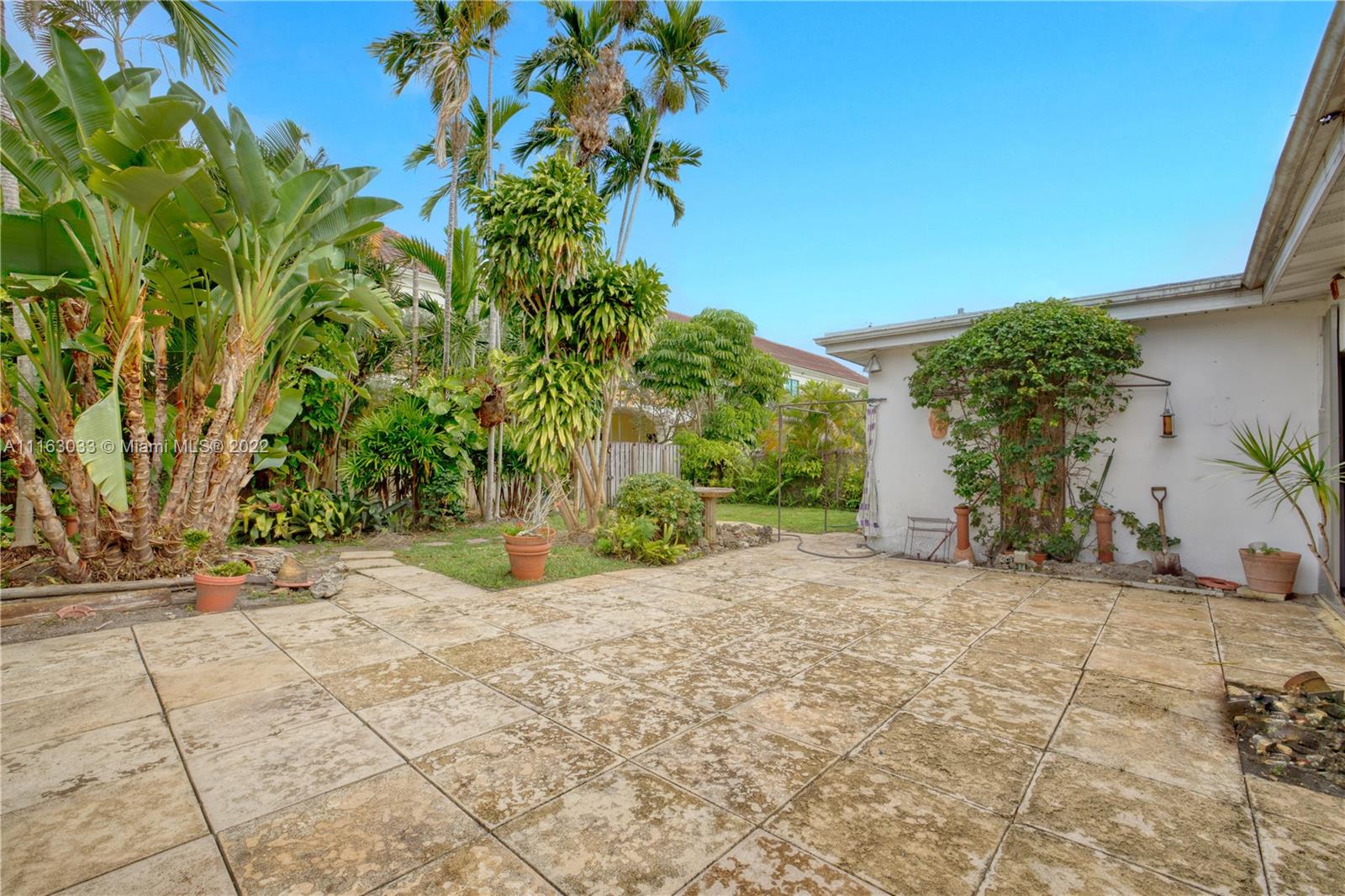 Listing Photo 12