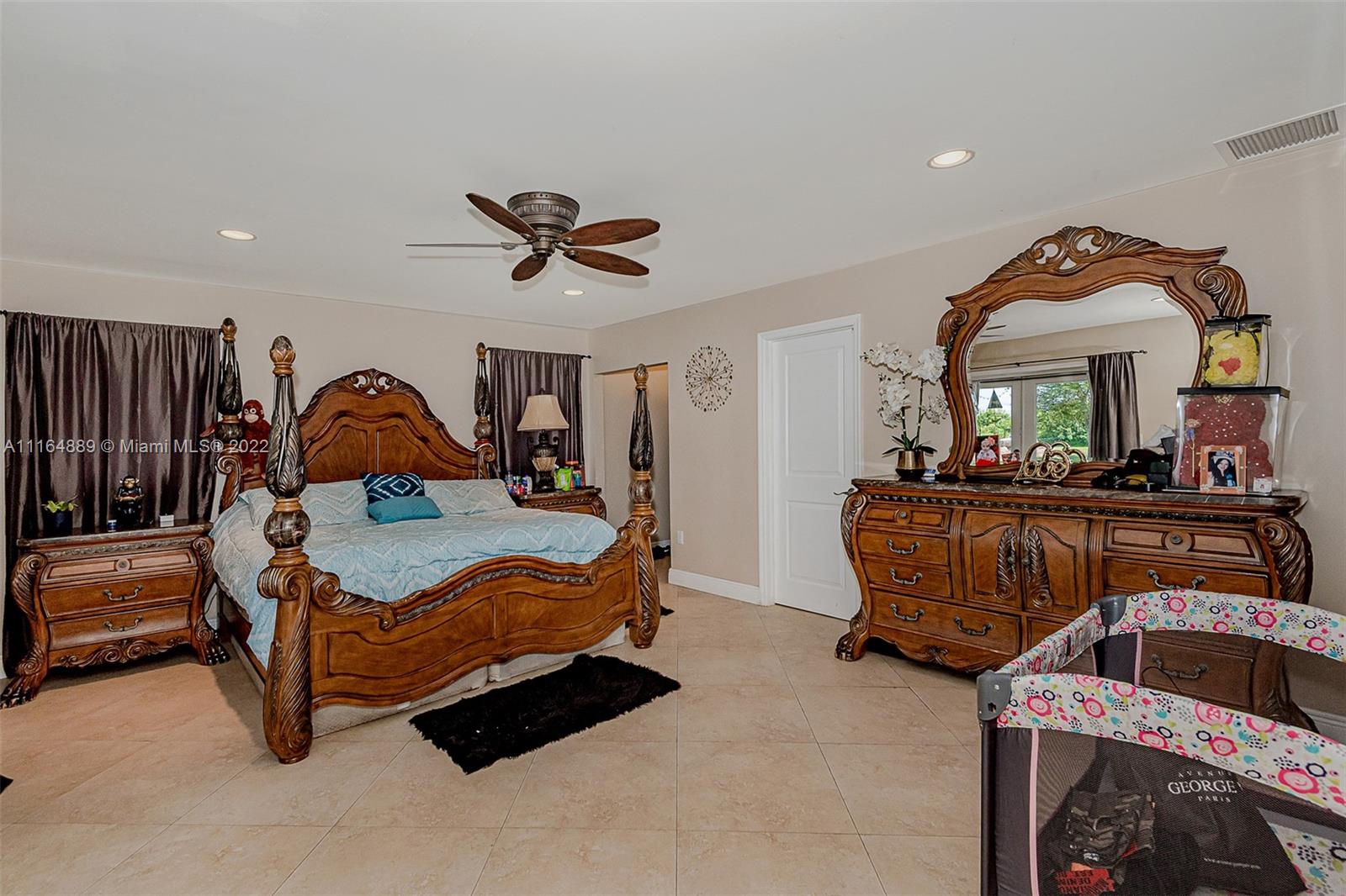 Listing Photo 17