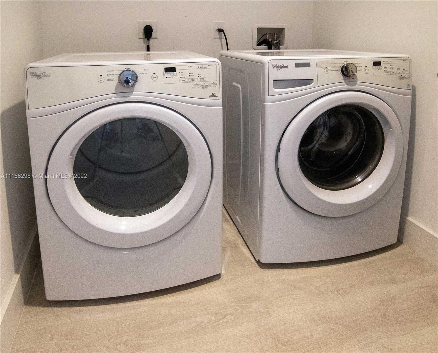 Washer and Dryer next the kitchen 

