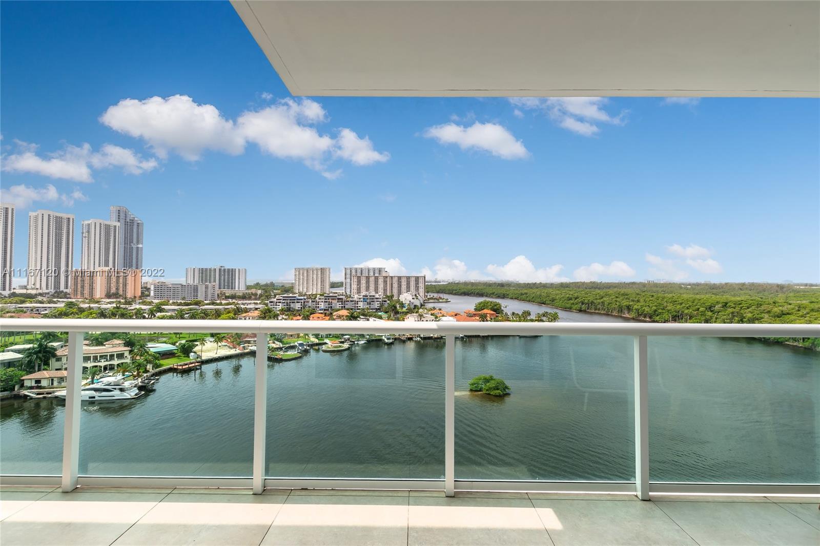 Gorgeous two bedroom plus done three full baths overlooking a Intracoastal Views. Building has beautiful amenities and marina.