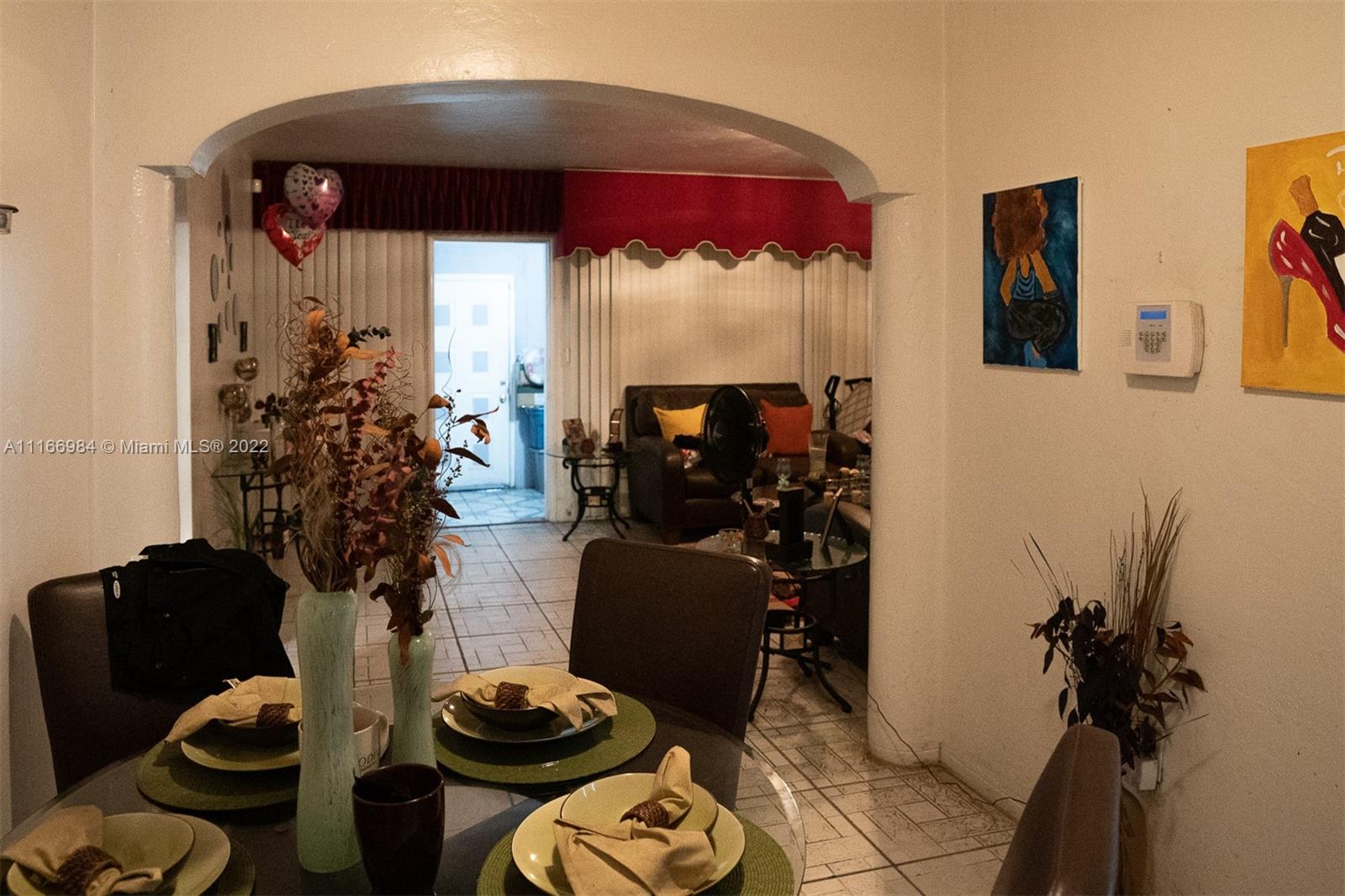 Listing Photo 12
