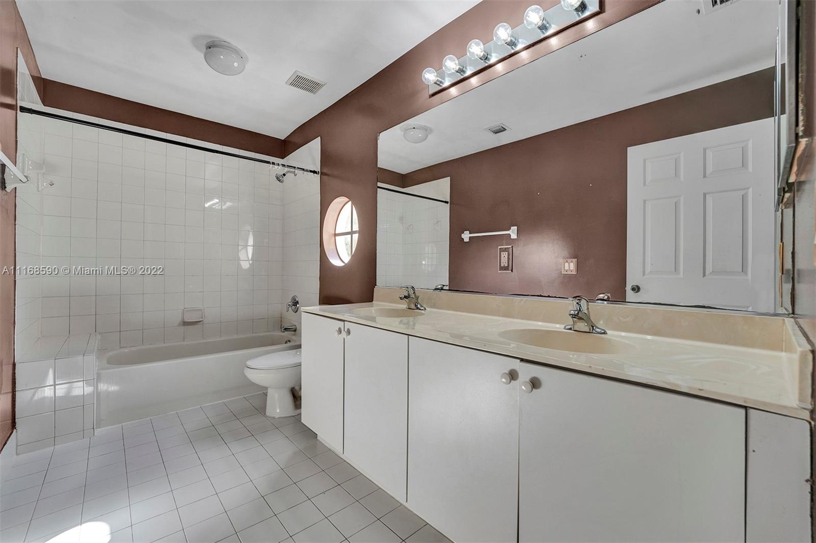 Listing Photo 33