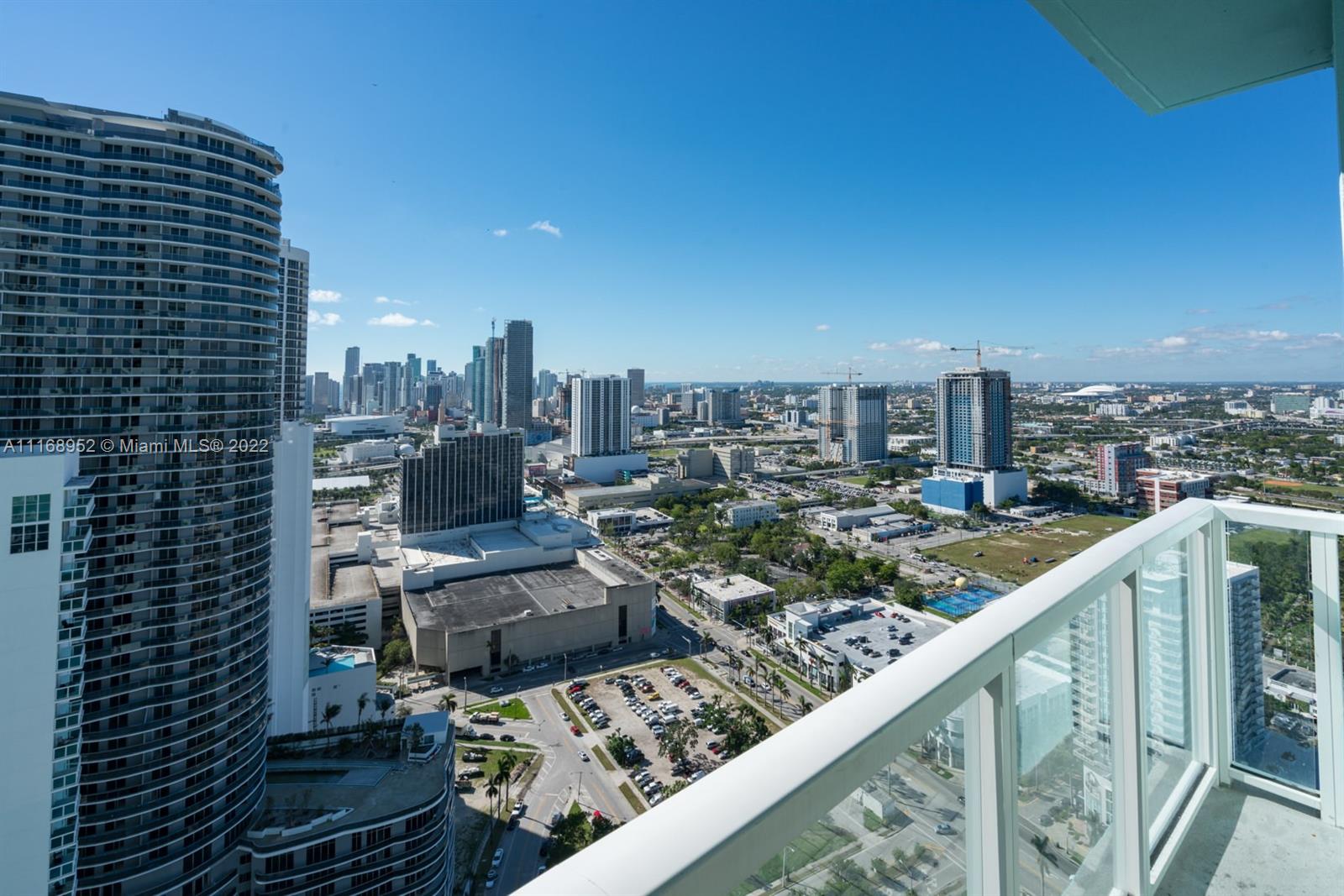 Spacious 1 Bed 1 1/2 Bath at Quantum on the Bay with great views from the 39th floor.Building features great amenities like 2 swimming pools, state of the art fitness center and much more.