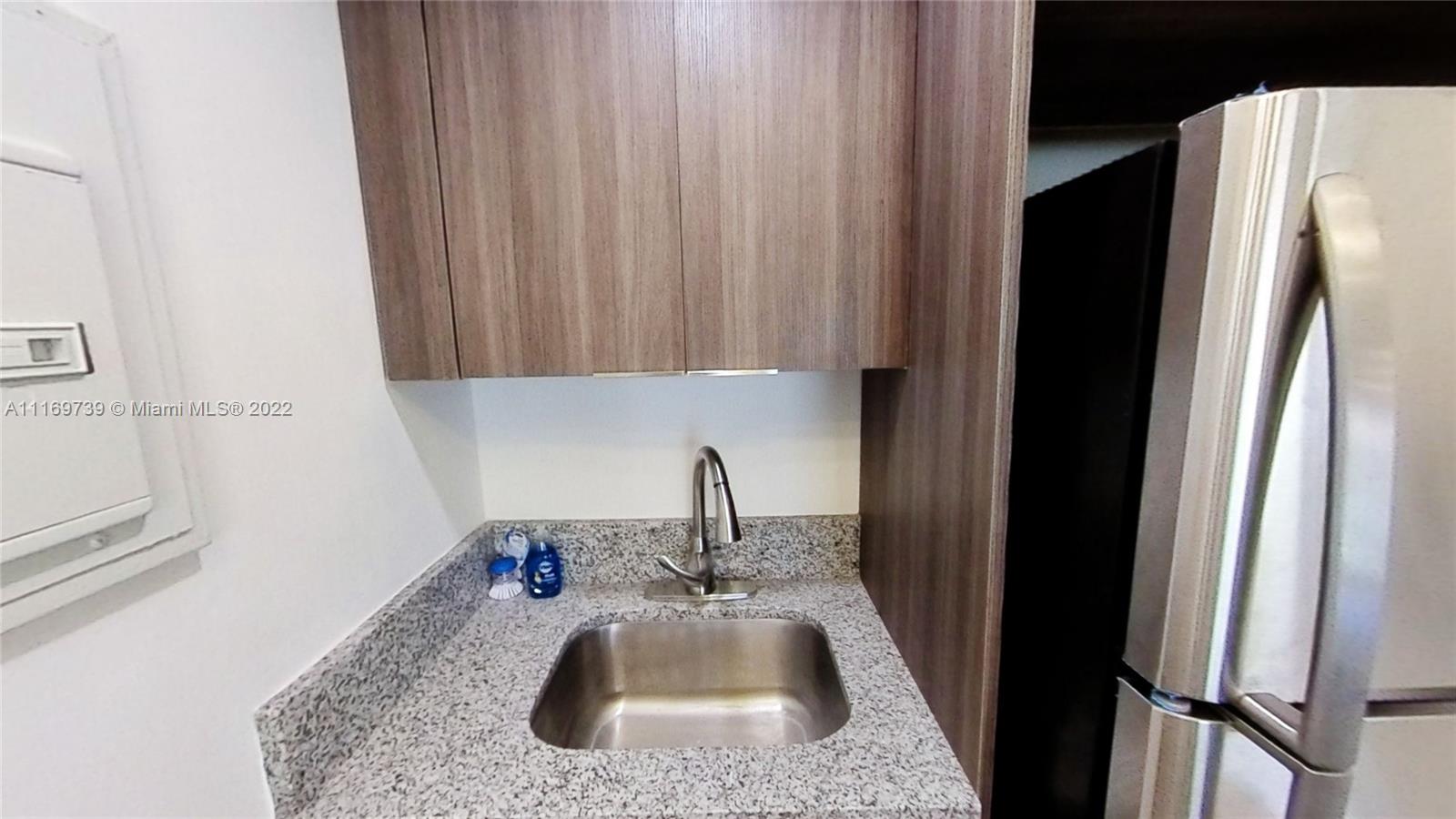 840 SW 7th St 852, Miami, Florida 33130, 1 Bedroom Bedrooms, ,1 BathroomBathrooms,Residentiallease,For Rent,840 SW 7th St 852,A11169739