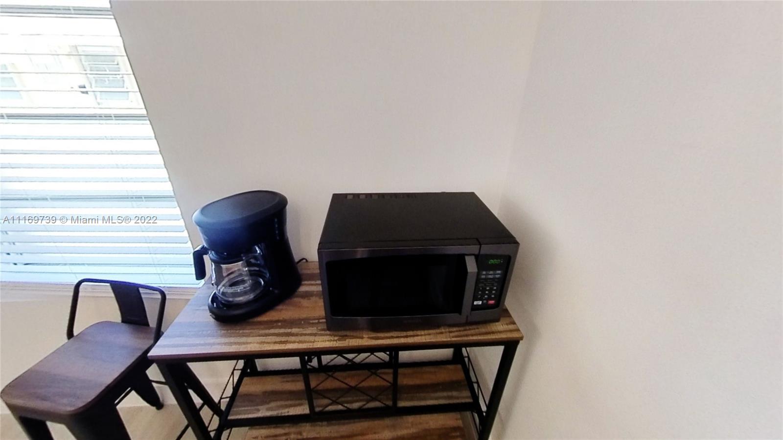 840 SW 7th St 852, Miami, Florida 33130, 1 Bedroom Bedrooms, ,1 BathroomBathrooms,Residentiallease,For Rent,840 SW 7th St 852,A11169739