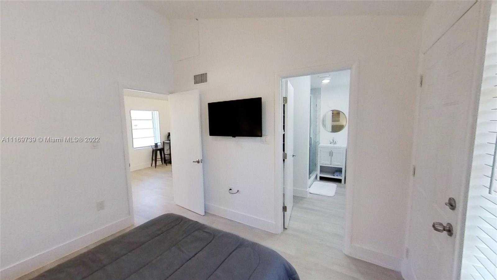 840 SW 7th St 852, Miami, Florida 33130, 1 Bedroom Bedrooms, ,1 BathroomBathrooms,Residentiallease,For Rent,840 SW 7th St 852,A11169739